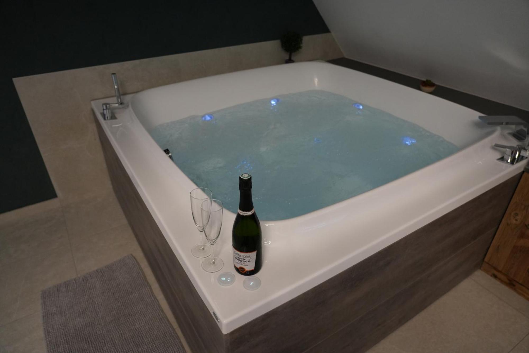 Gite Spa L'Atelier Emile - Spa Privatif - 5 Min Colmar Sainte-Croix-en-Plaine Стая снимка